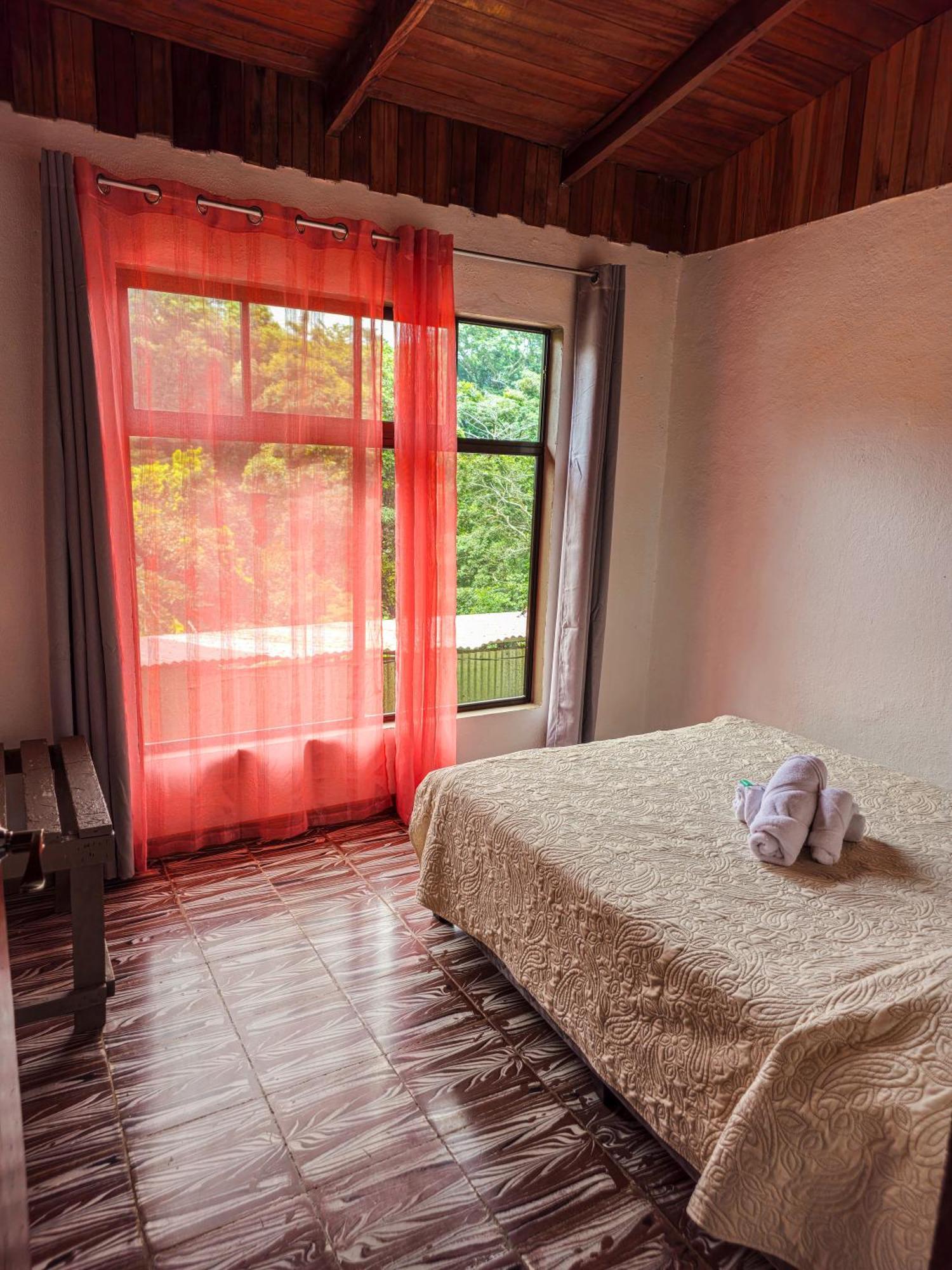 Cabinas Selva Verde Monteverde Szoba fotó